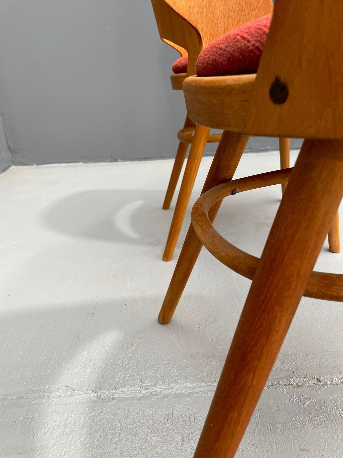 510.0 Pair Of Ton Model 514 Dining Chairs – Radomír Hofman, 1960s photo