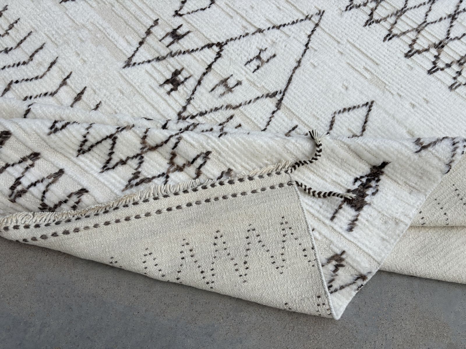 275x365 Cm Hand Knotted Moroccan Berber Rug. Vintage Beni Ourain Carpet. 100% Natural Un Dyed Wool. 9x12 Ft photo furniture