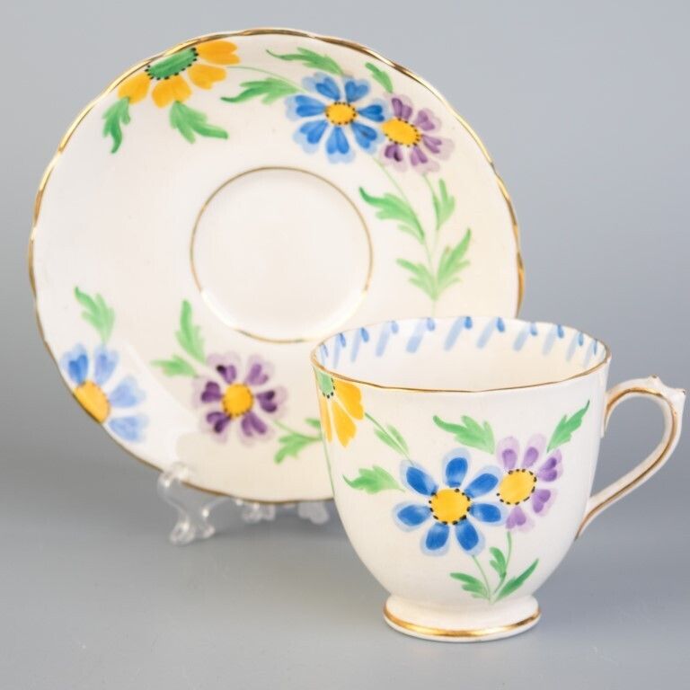Royal Tuscan Porcelain Ceramic Art Deco Teacup & Saucer
