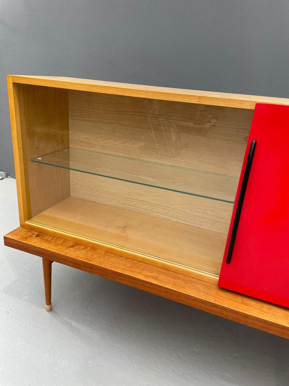 982.0 Vintage Mid Century Lang Dressoir, Tsjecho Slowakije, Jaren 1970 photo