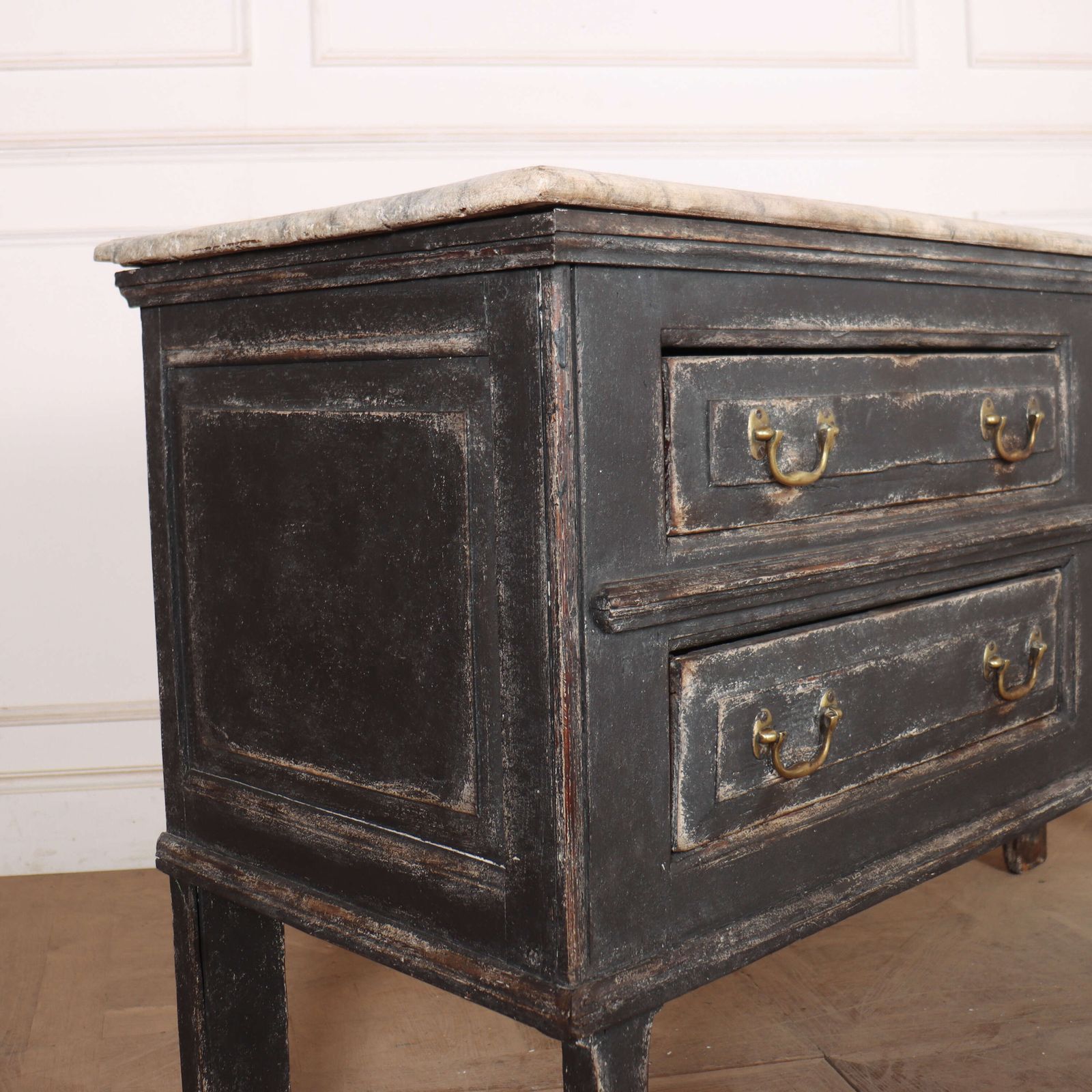 3300.0 English Painted Dresser Base, 1700s photo