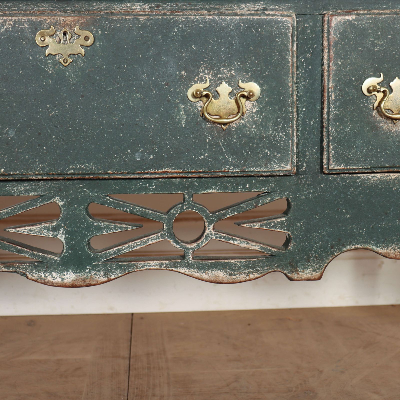 Large English Dresser Base, 1700s photo 4380.0