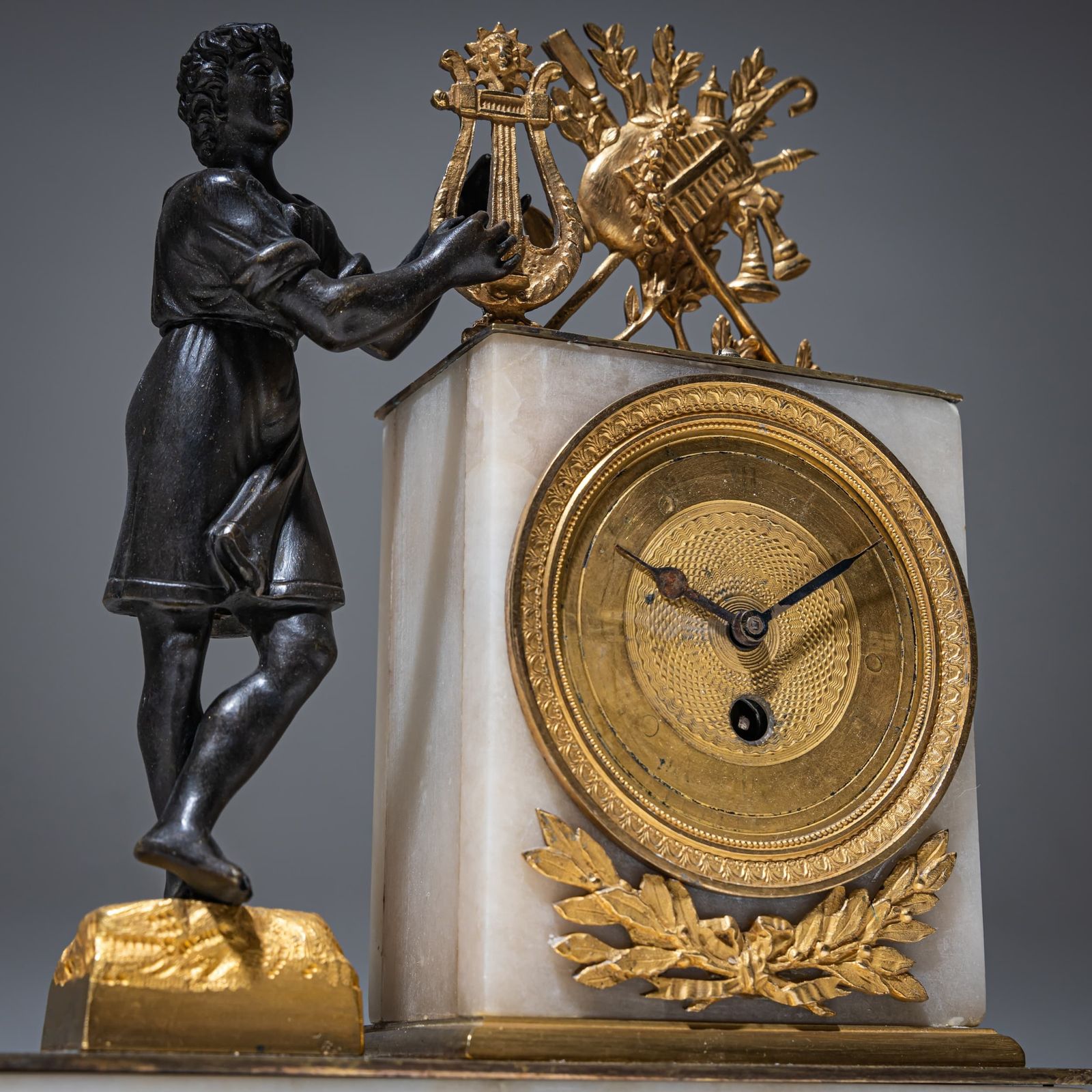 Kleine Schoorsteenklok Met Orpheus Figuur, 19e Eeuw photo Woonaccessoires