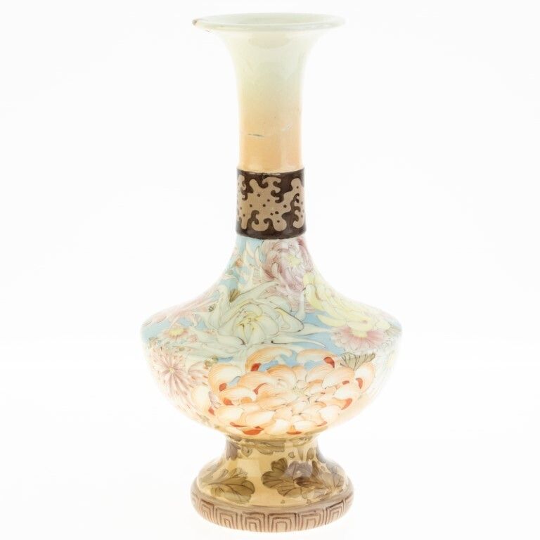 Japanese Hand Painted Satsuma Pottery Ceramic Vase Meiji