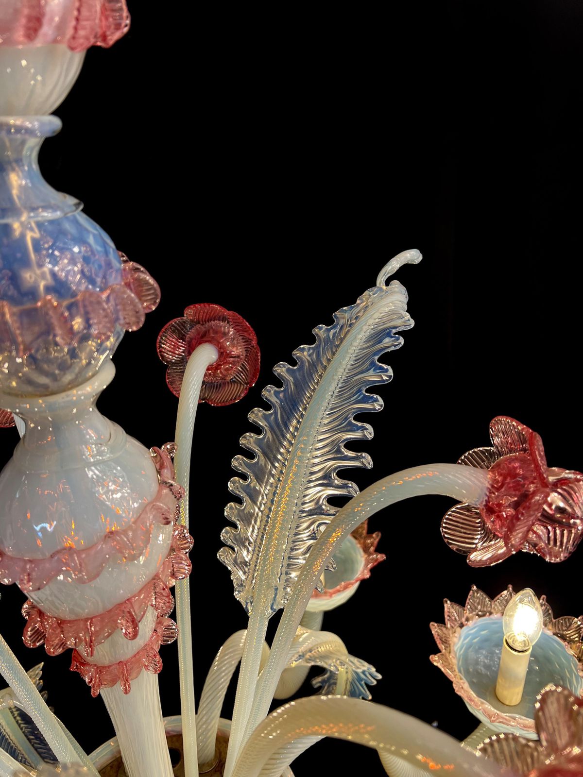 Majestic Light Blue And Pink Venetian Chandelier, Murano, 1950s photo vintage