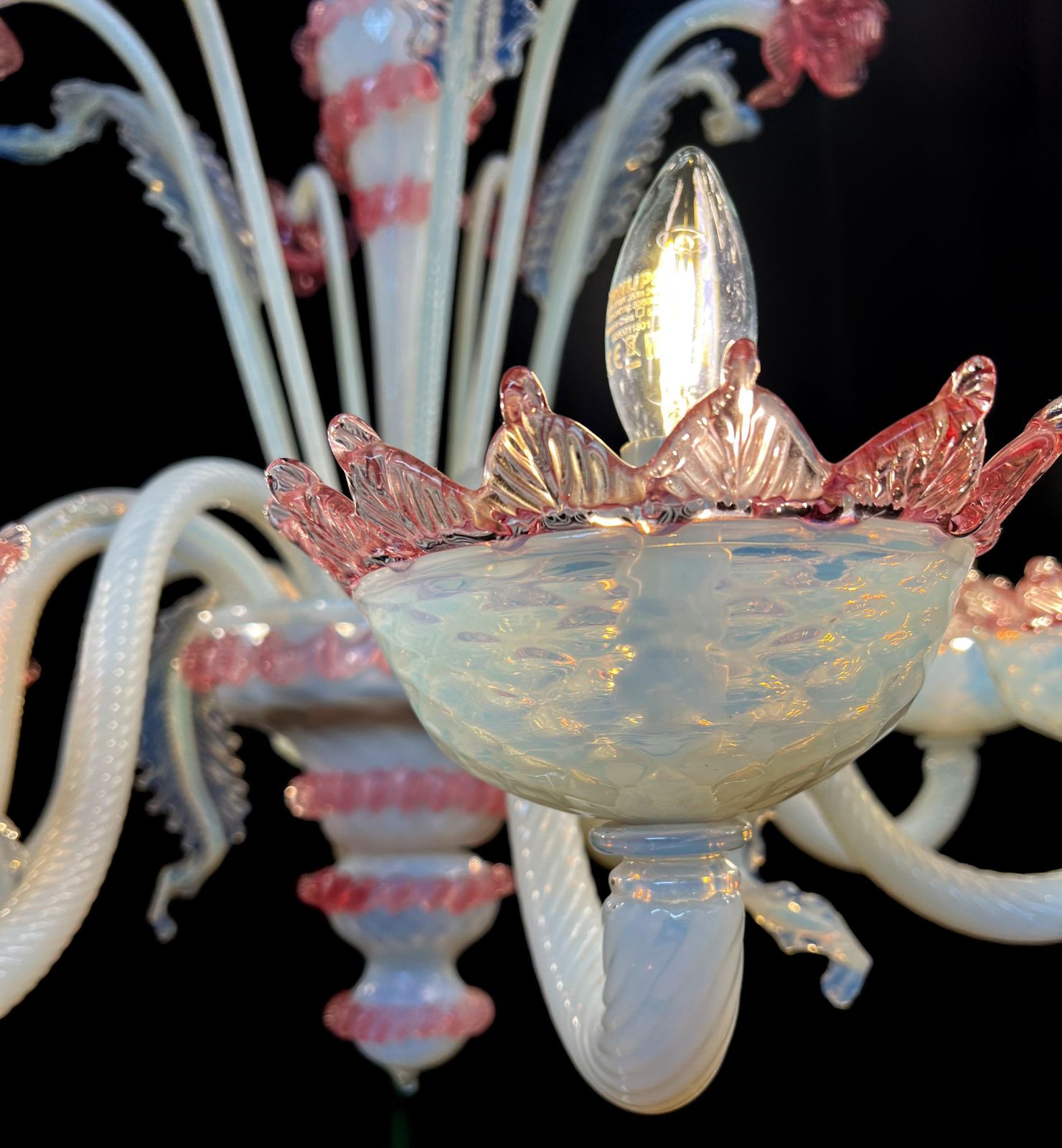 photo vinterior Majestic Light Blue And Pink Venetian Chandelier, Murano, 1950s