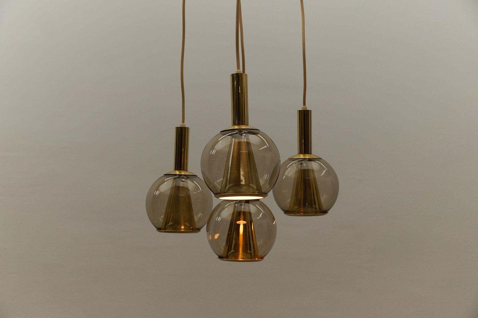 Lovely Brass And Smoked Glass Mid Century Modern Cascading Lamp, 1960s Germany photo vinterior