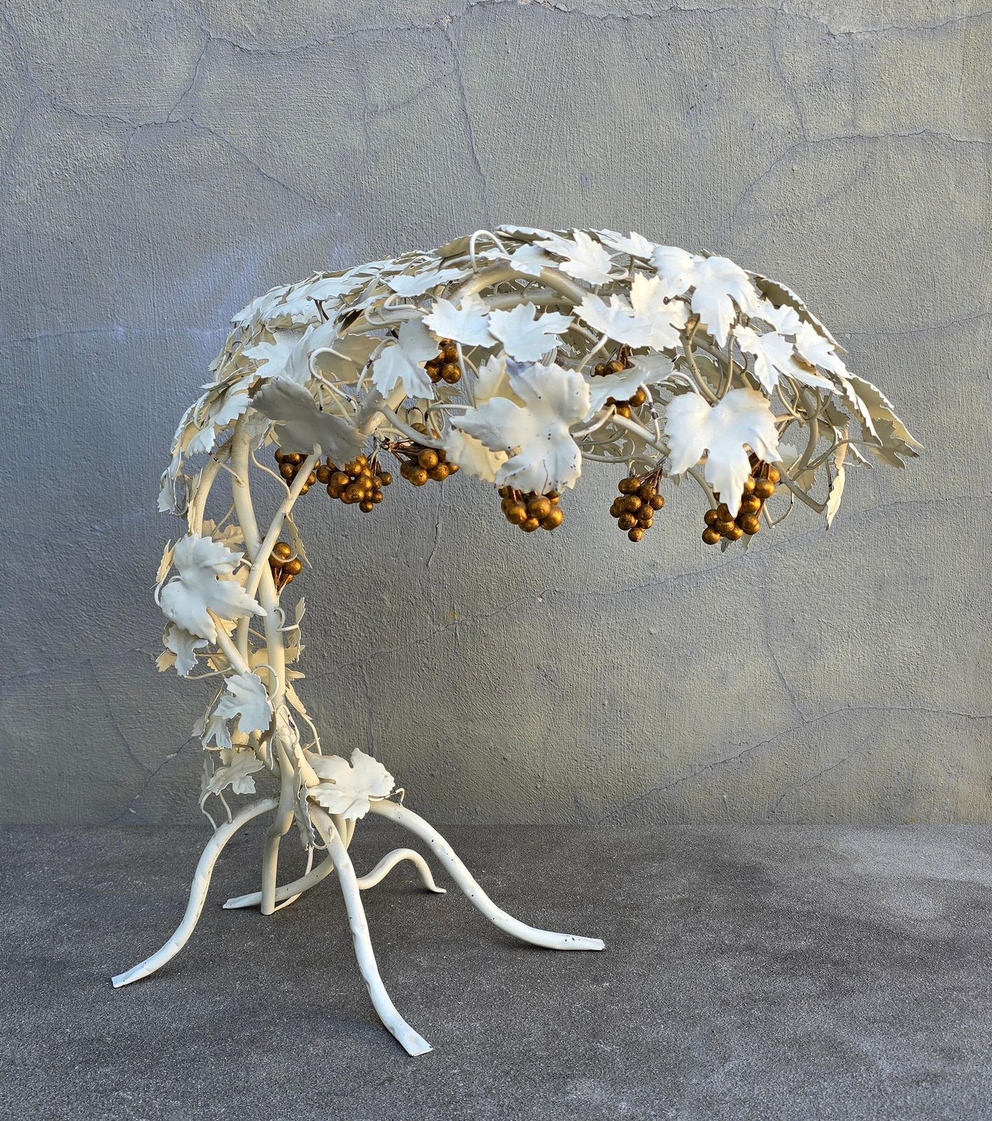 Hand Painted Metal Grapevine Table Lamp In Hollywood Regency / Art Nouveau Style photo buy