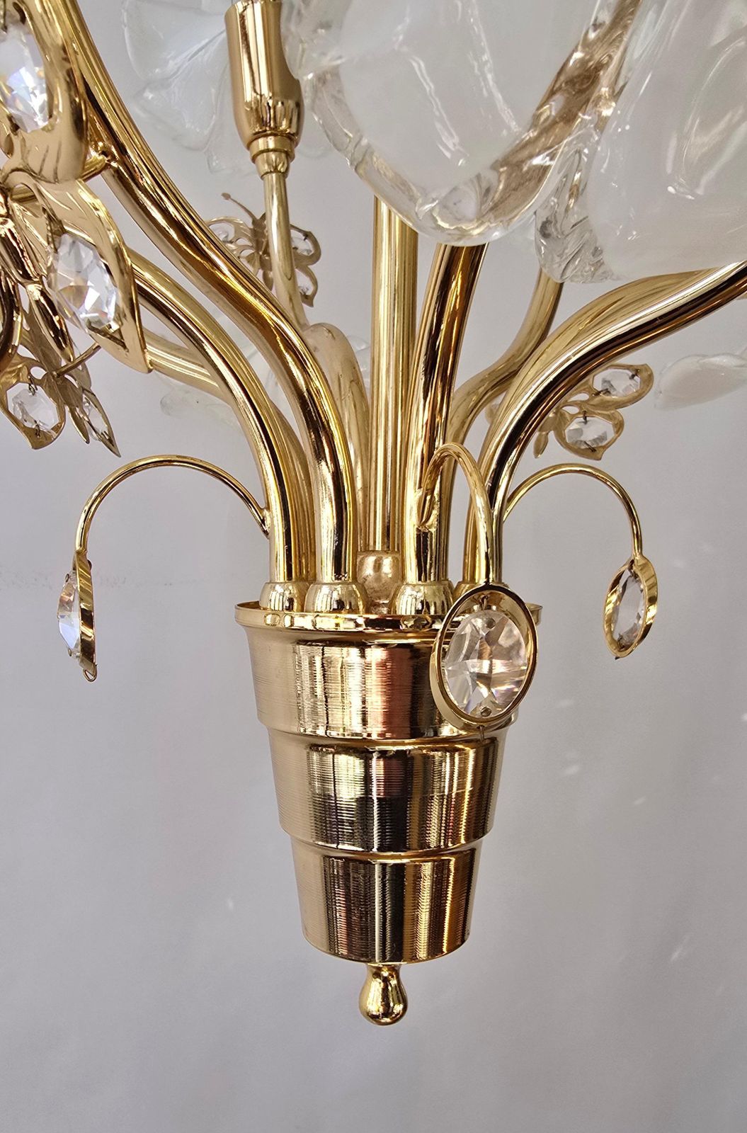 Chandelier With White Murano Glass Flowers And Crystal Butterflies photo vintage