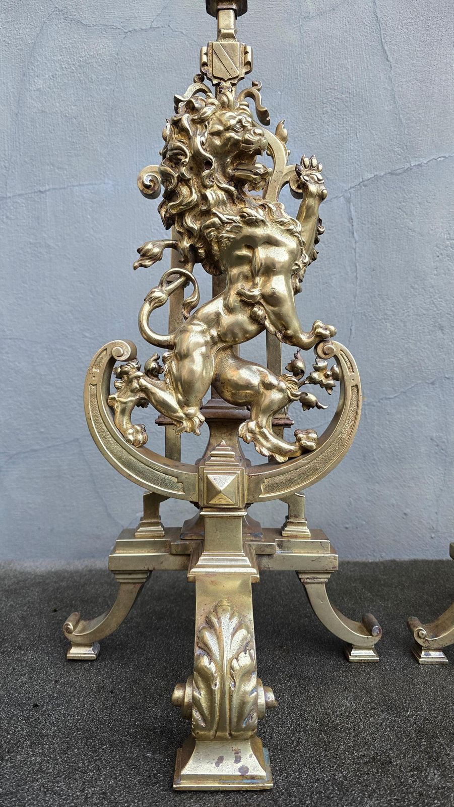 photo furniture Antique Bronze Fireplace Set With Majestic Lion Chenets Andirons