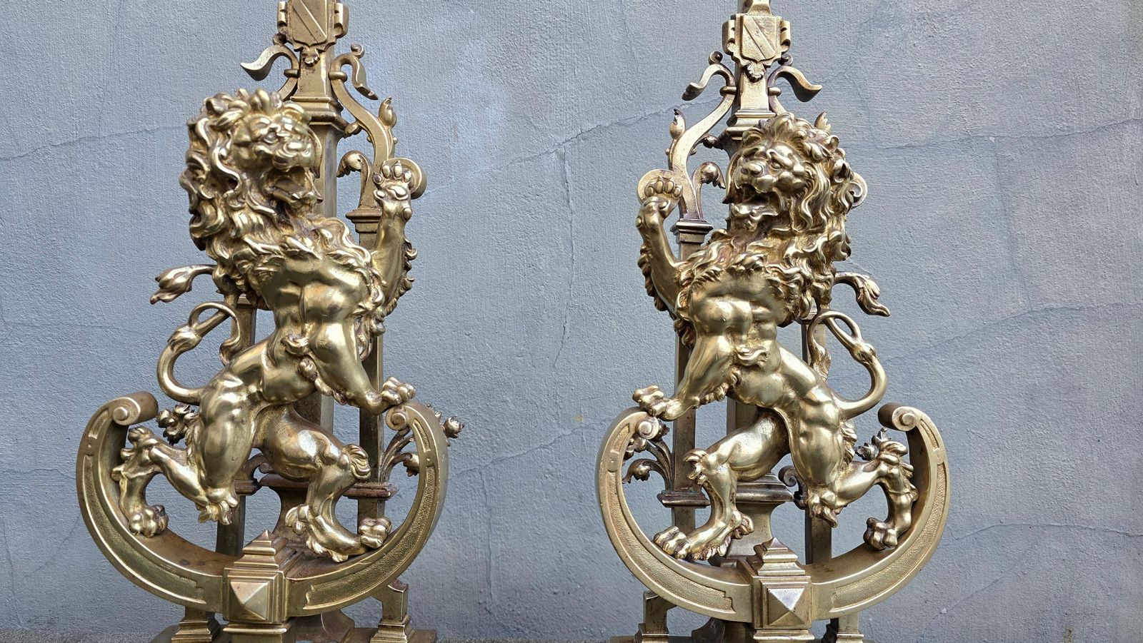 Home Fixtures Antique Bronze Fireplace Set With Majestic Lion Chenets Andirons photo
