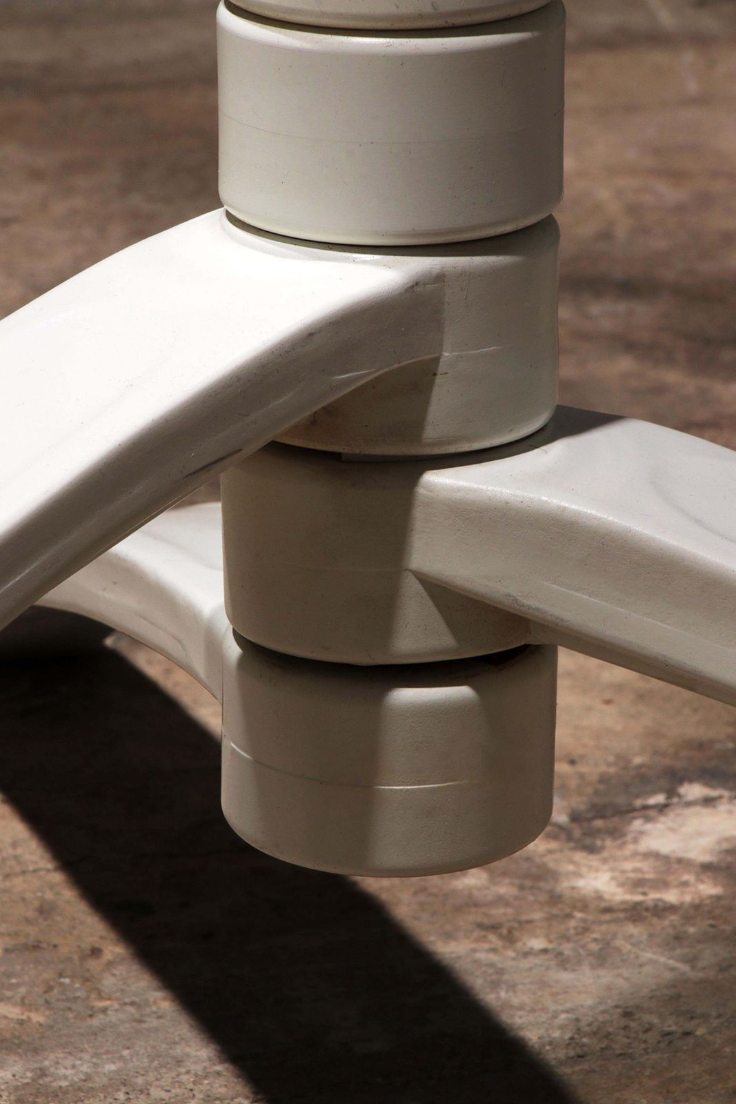 photo furniture Sculptural Renna Coat Rack By Bruce Tippet For Gavina Knoll International