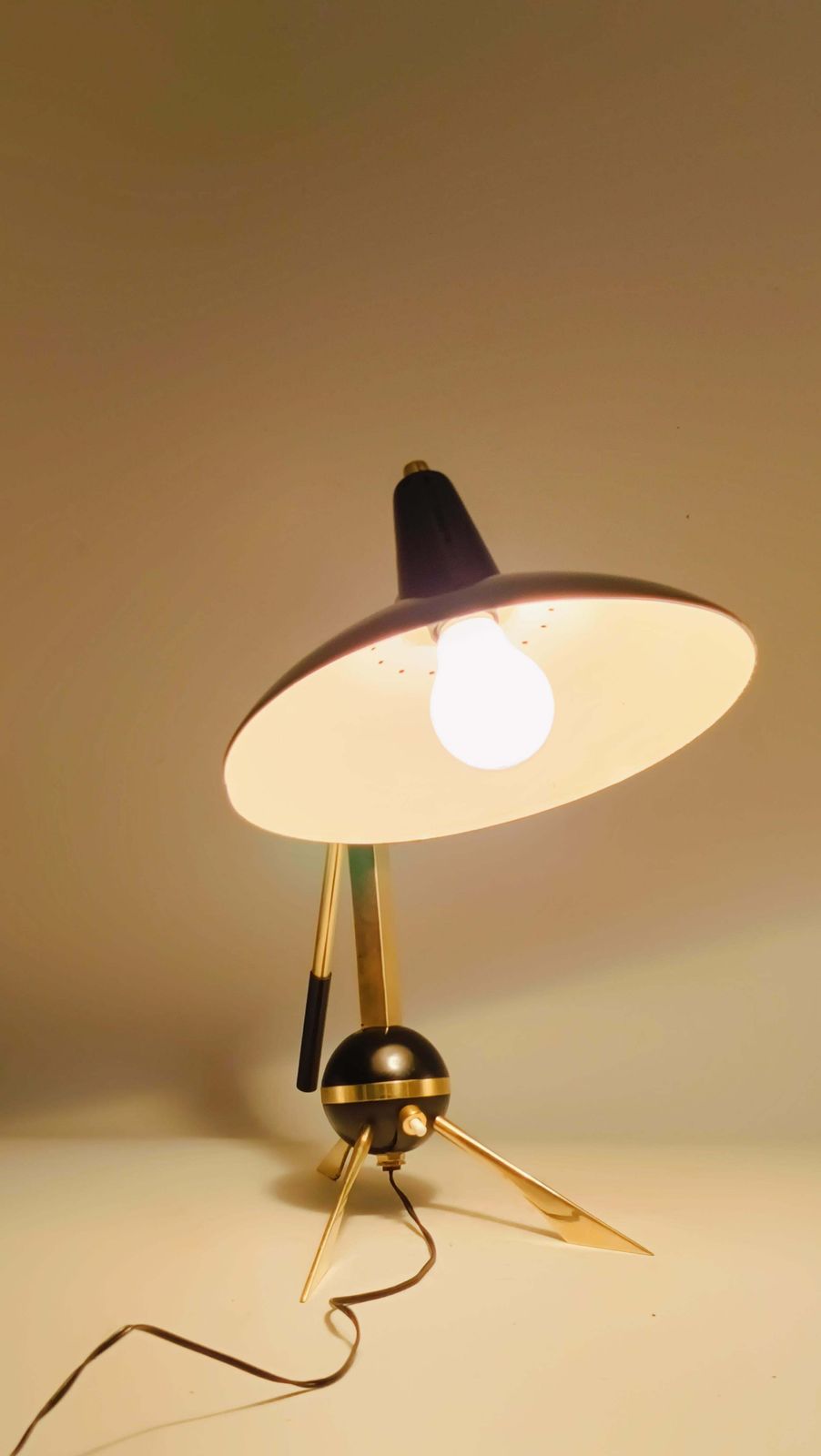 Gilardi And Barzaghi Brass And Black Metal Table Lamp, Italy 1950s photo vintage