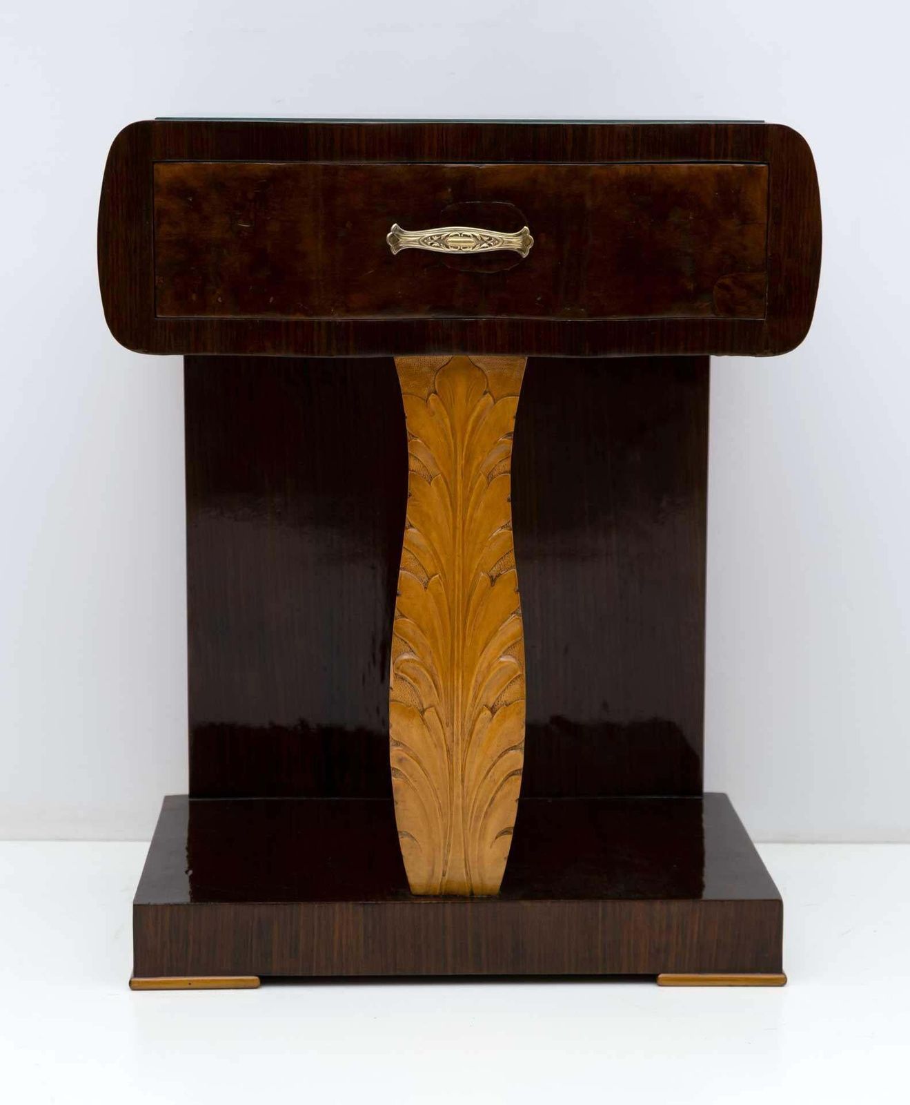 photo furniture Pair Of Art Deco Italian Walnut Briar And Maple Bedside Tables, 1920s