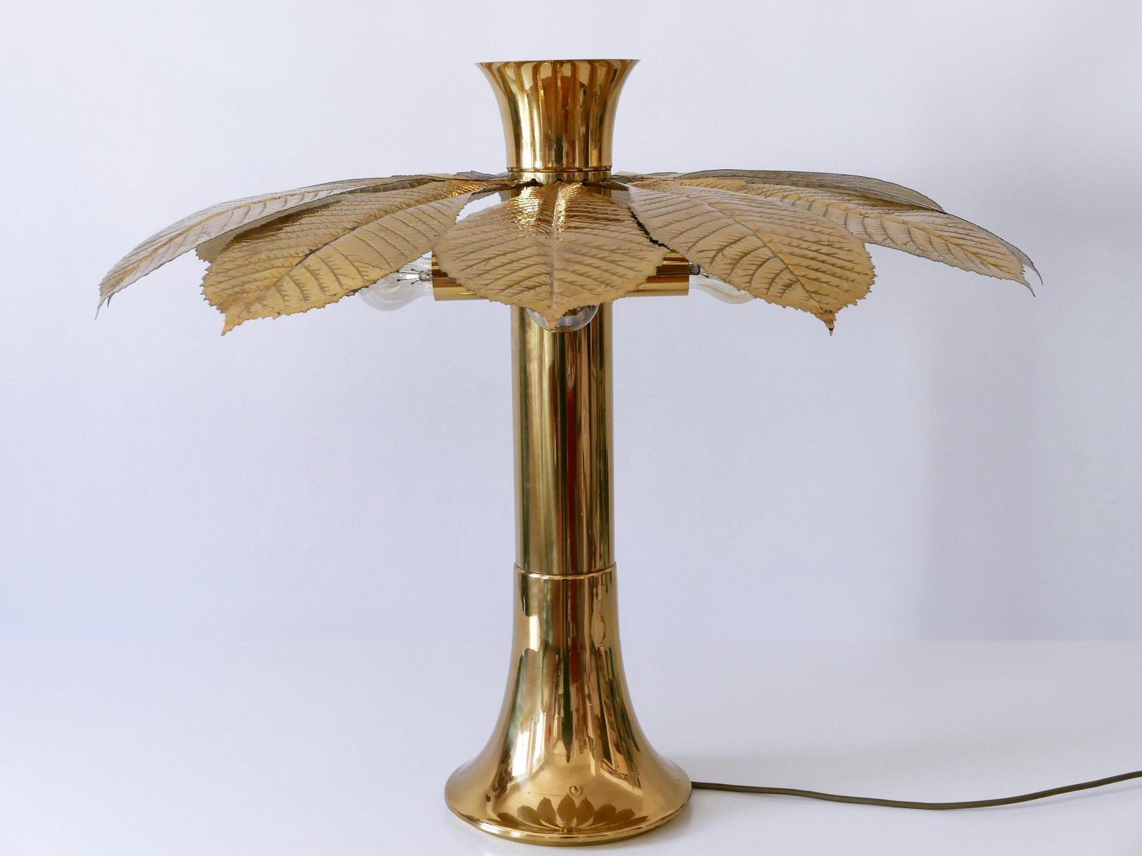 Amazing Carlo Giorgi Brass Table Lamp “Ippocastano” For Bottega Gadda 1970s photo furniture