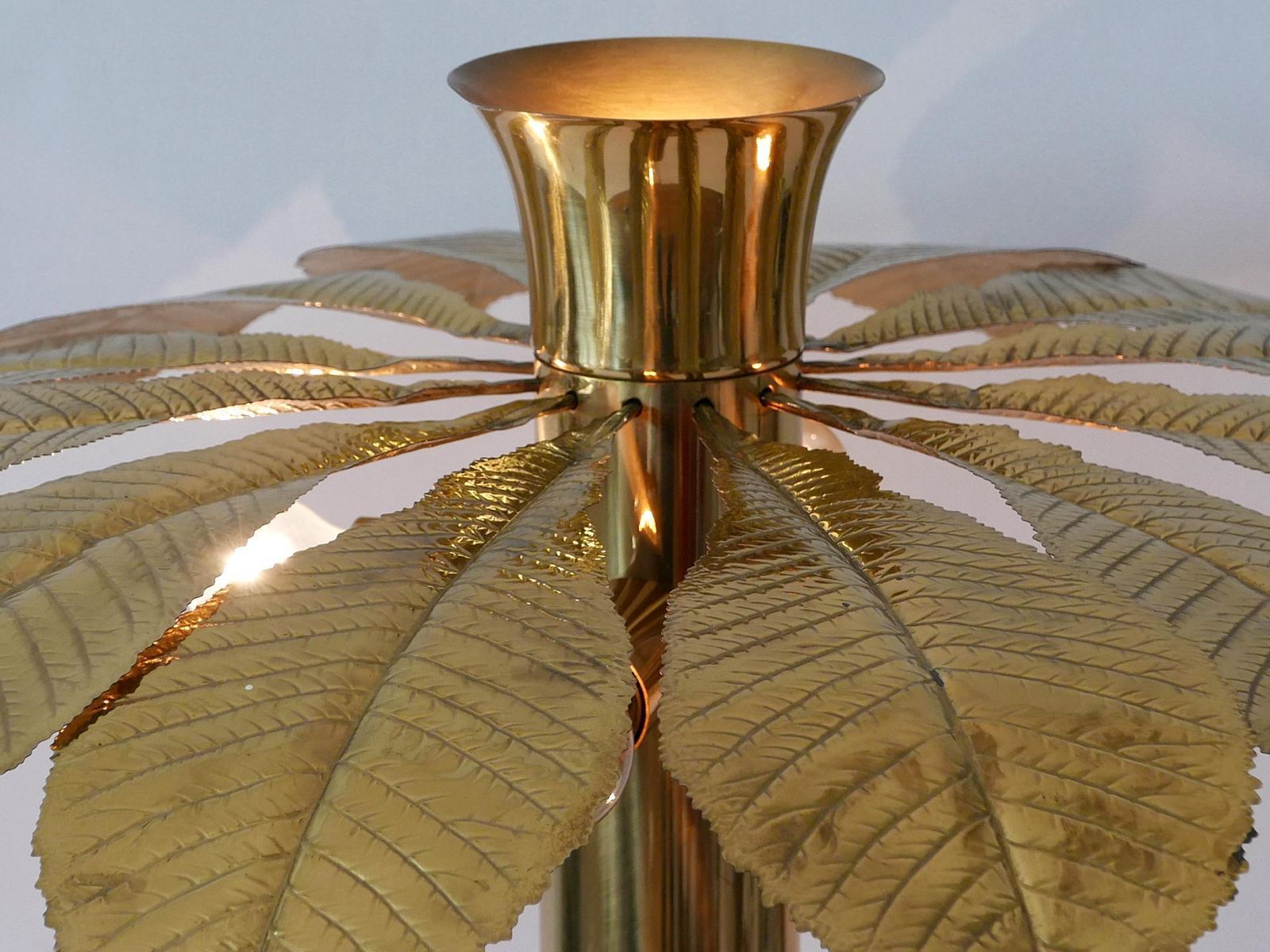 photo vintage Amazing Carlo Giorgi Brass Table Lamp “Ippocastano” For Bottega Gadda 1970s