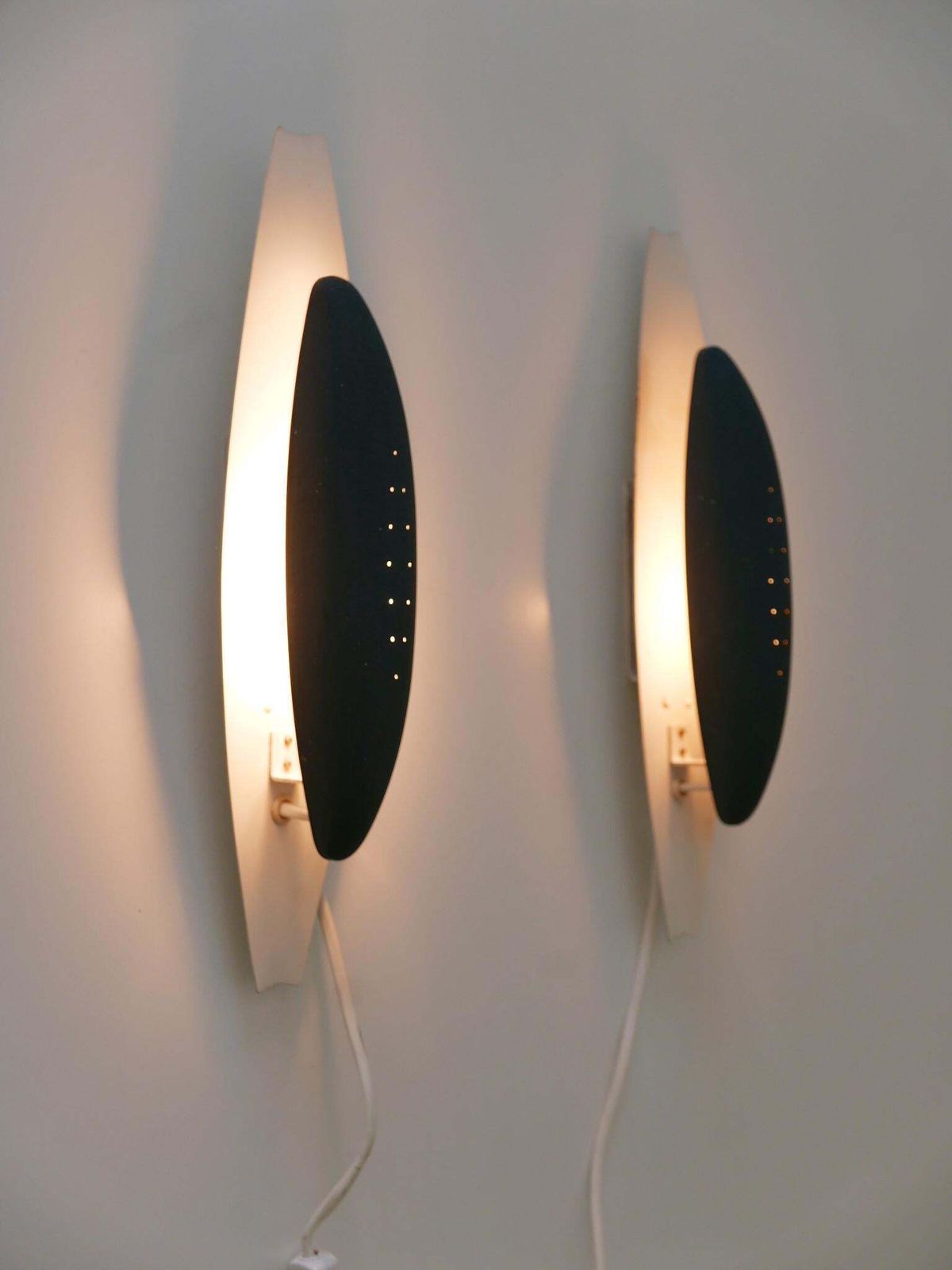 photo vinterior Set Of Two Rare & Elegant Mid Century Modern Sconces Or Wall Lights Sweden 1950s