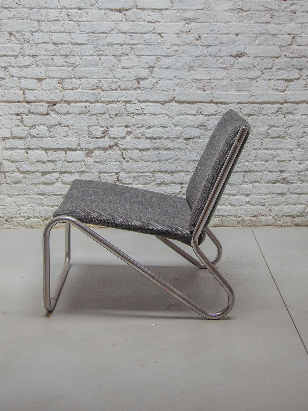 Set Of Five Chrome Tubular Steel Bauhaus Style Lounge Chairs photo vinterior