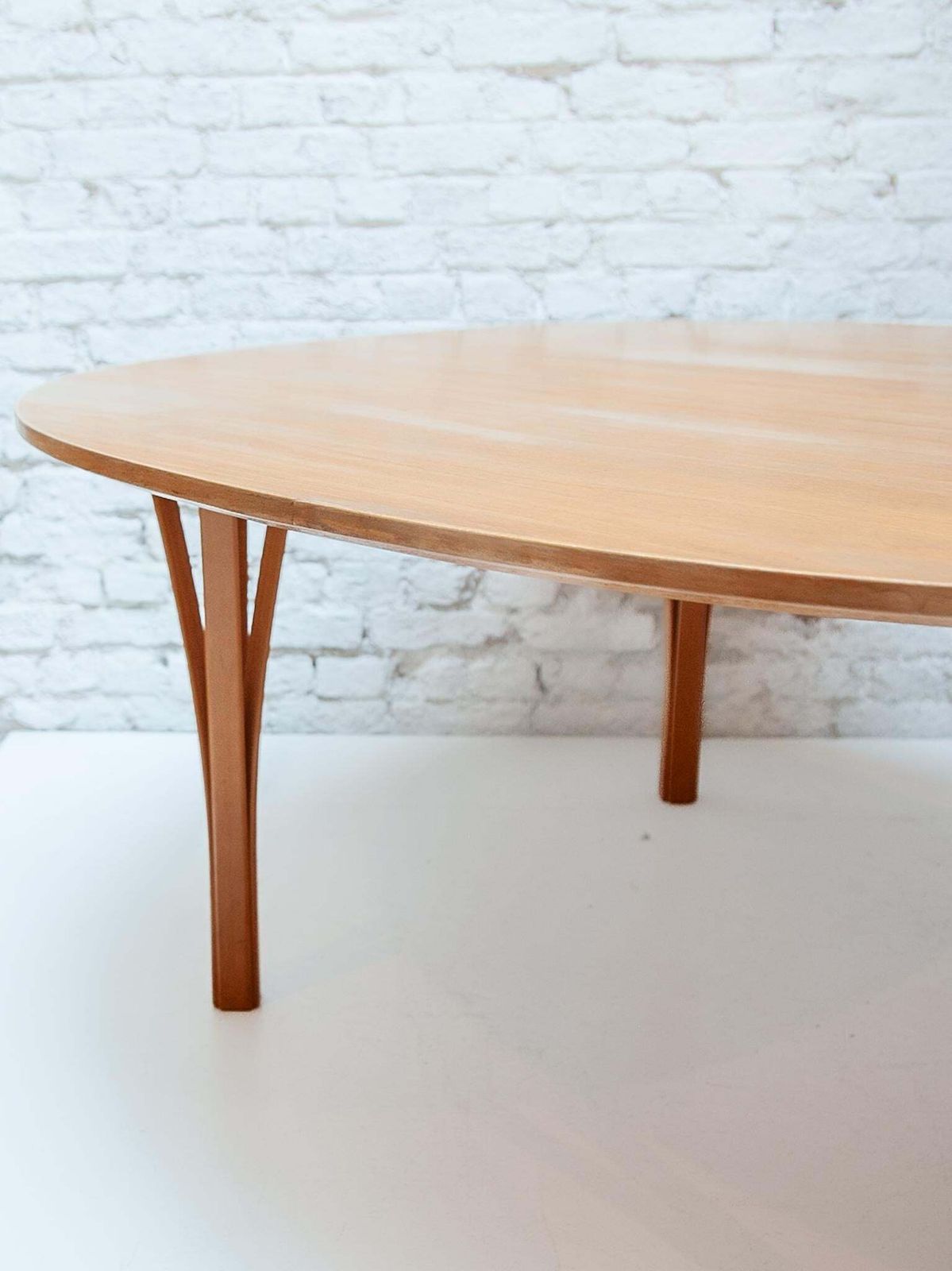 photo furniture Ellipse Coffee Table By Piet Hein & Bruno Mathsson For Fritz Hansen, 1990