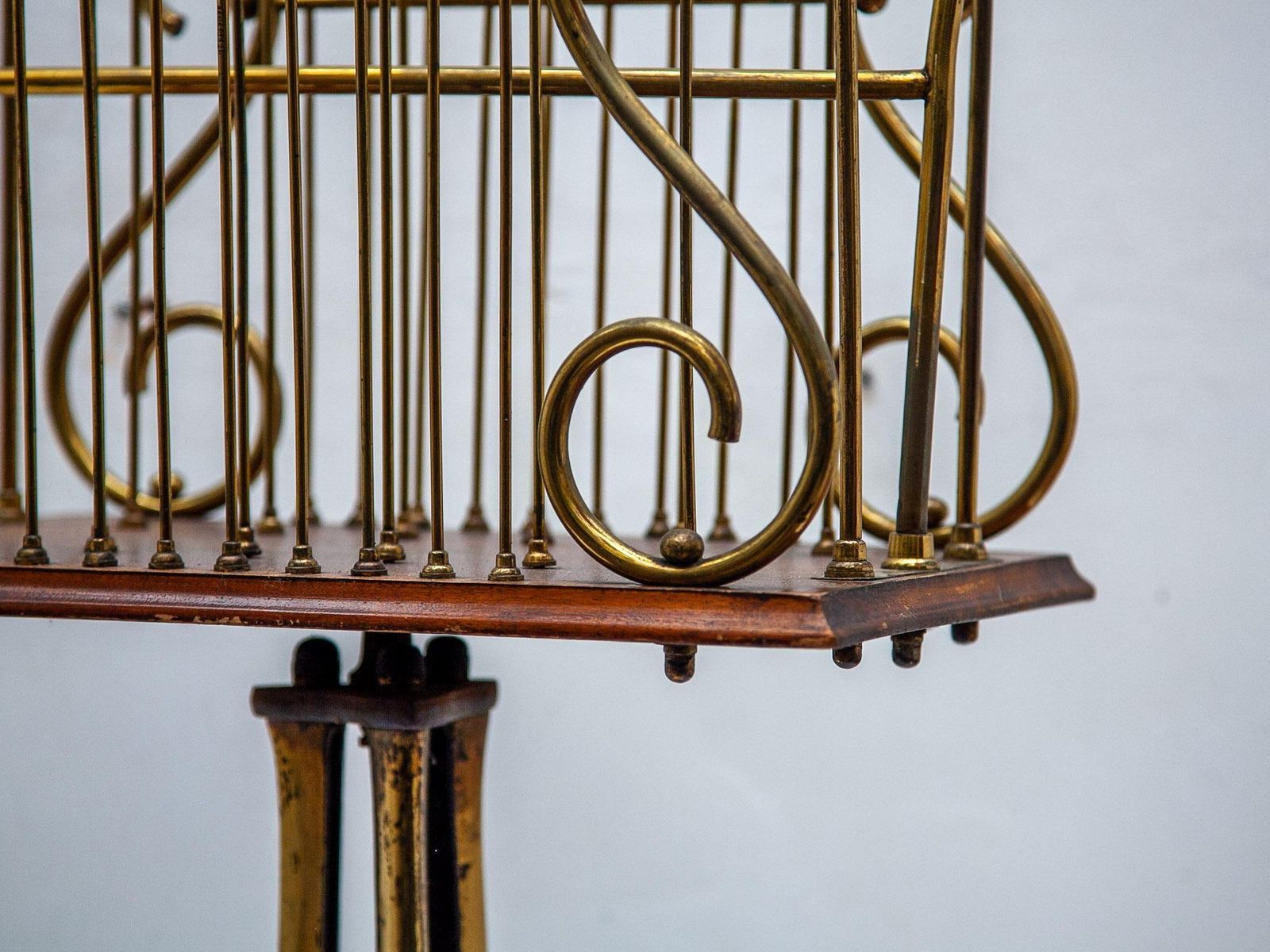 photo furniture Victorian Brass Magazine Rack, Lion Feet, 19th Century