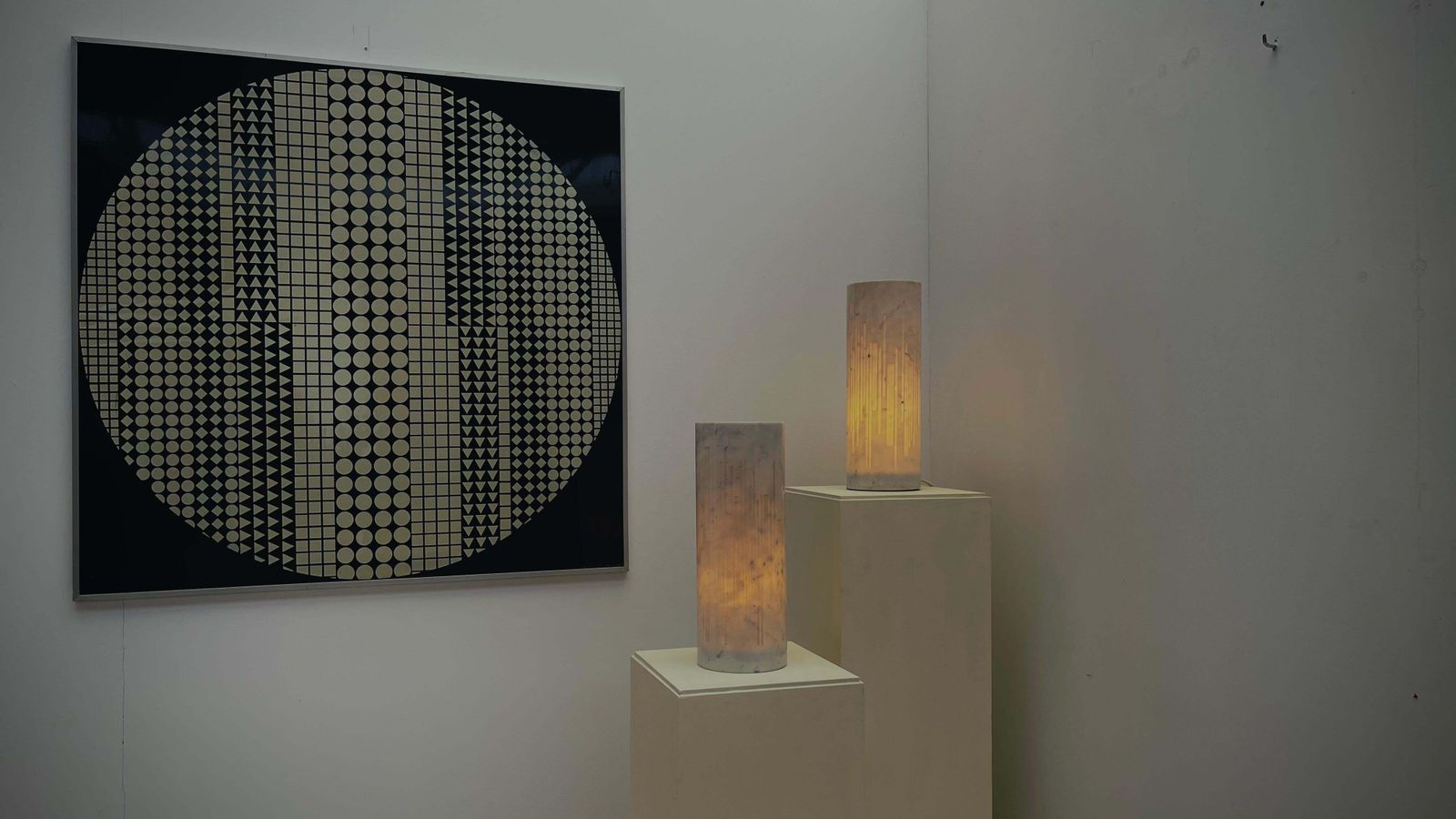 Giancarlo Patuzzi For Gruppo Np2   Pair Of Table Lamp "Cilindro Luminoso" photo vinterior