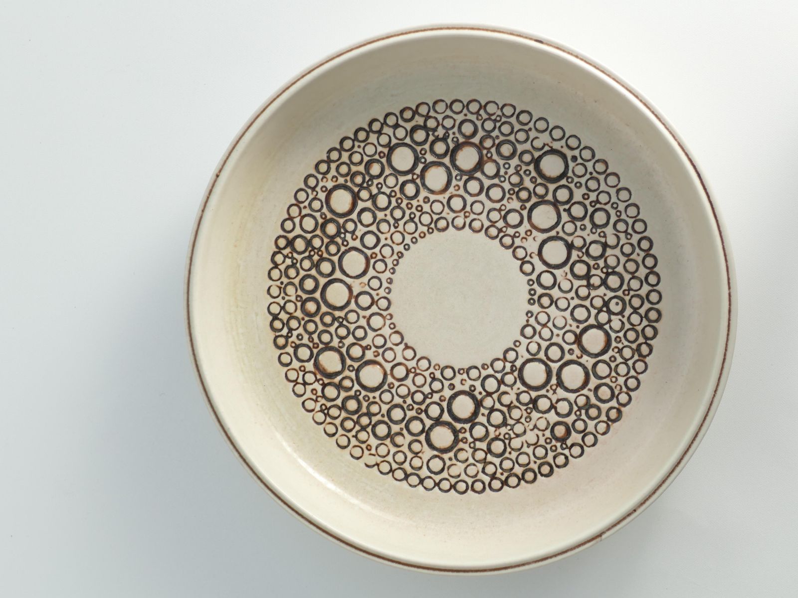 Scandinavian Modern Stoneware Plate "Mykene", Britt Louise Sundell, Gustavsberg photo vintage
