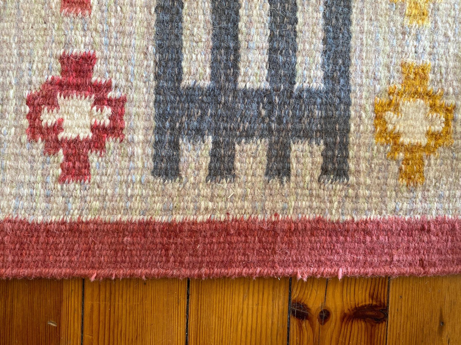 Scandinavian Modern Pink Rölakan Flatweave Rug By Alice Wallebäck, Sweden, 1960s photo vintage