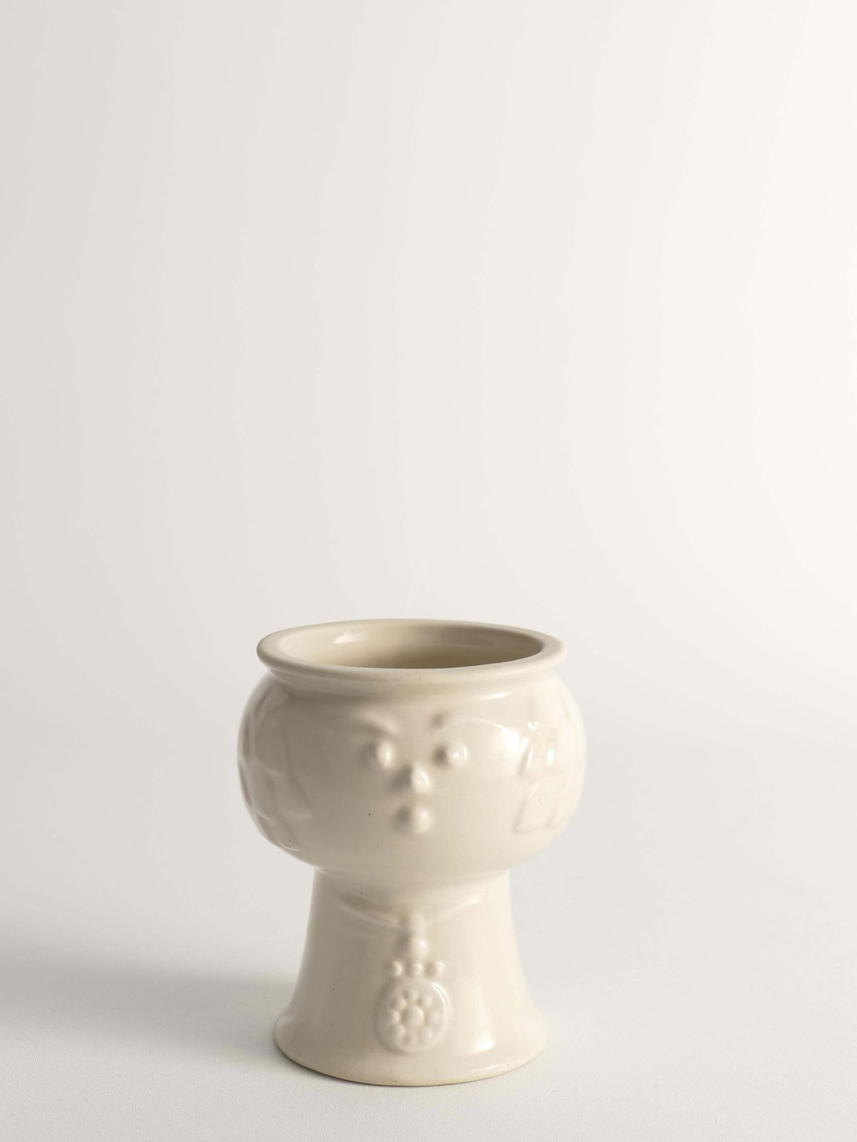 Scandinavian Modern White Porcelaine Face Vase By  Ancher Iversen, Aida, Denmark photo Home Decor