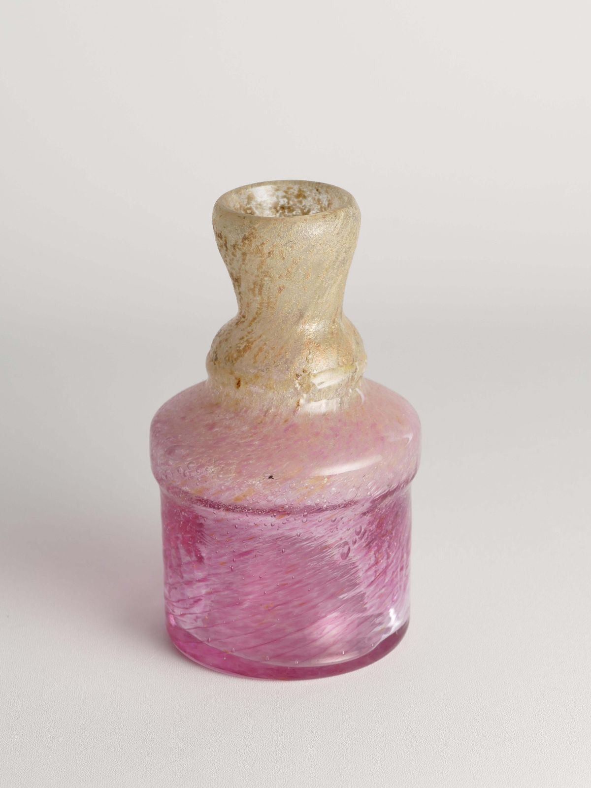 photo vinterior Unique Bubblegum Pink And Yellow Art Glass Vase By Milan Vobruba, Sweden 1980s