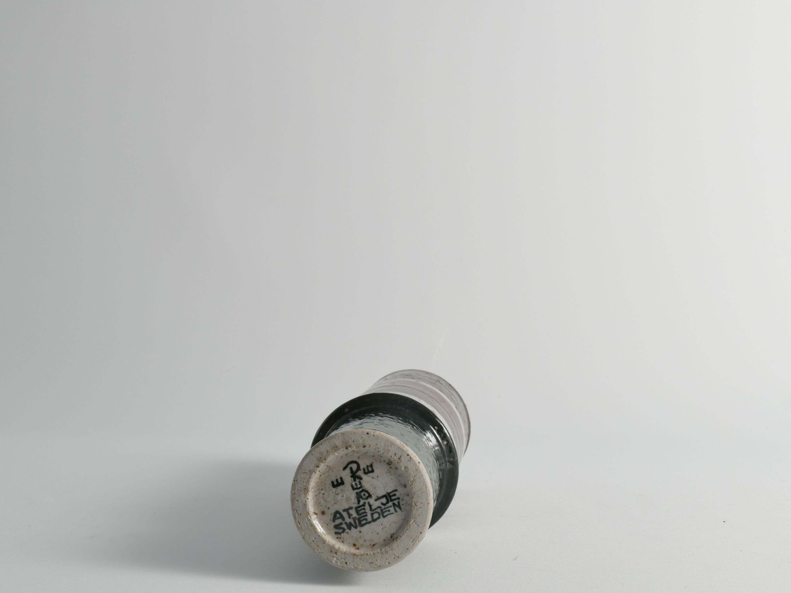 photo furniture Scandinavian Modern Chamotte Stoneware Vase By Inger Persson For Rörstrand, 1960