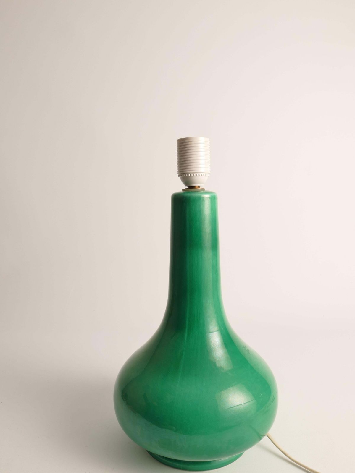 555.0 Mid Century Modern Emerald Green Casa Pupo Of London Table Lamp, 1960's photo