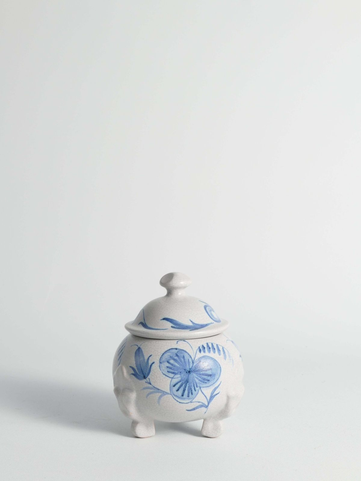 photo vintage Swedish Grace French Blue Floral Decor Bonbonniere By Allan Eberling, Bo Fajans