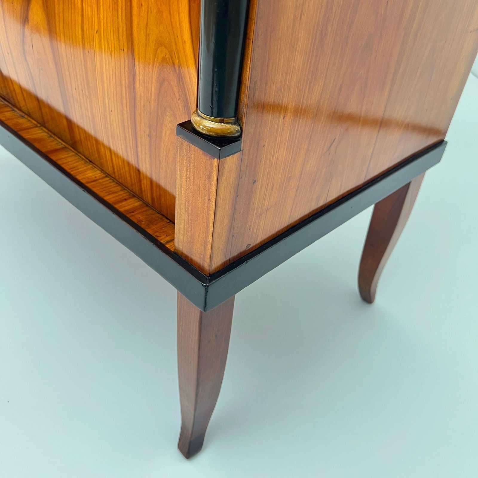 photo vintage Biedermeier Commode, Cherry Wood, Ebonized, Gilded, Franconia Circa 1820