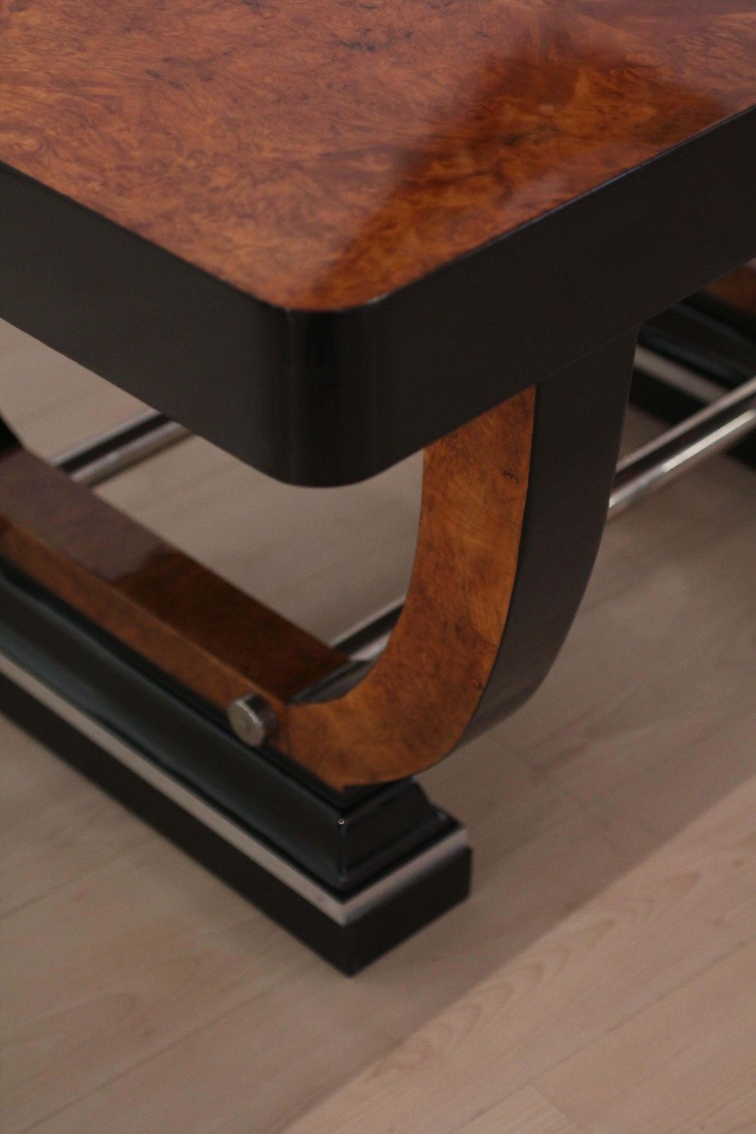 9778.0 Expandable Art Deco Dining Table, Thuja Roots, Lacquered, France, Circa 1930 photo
