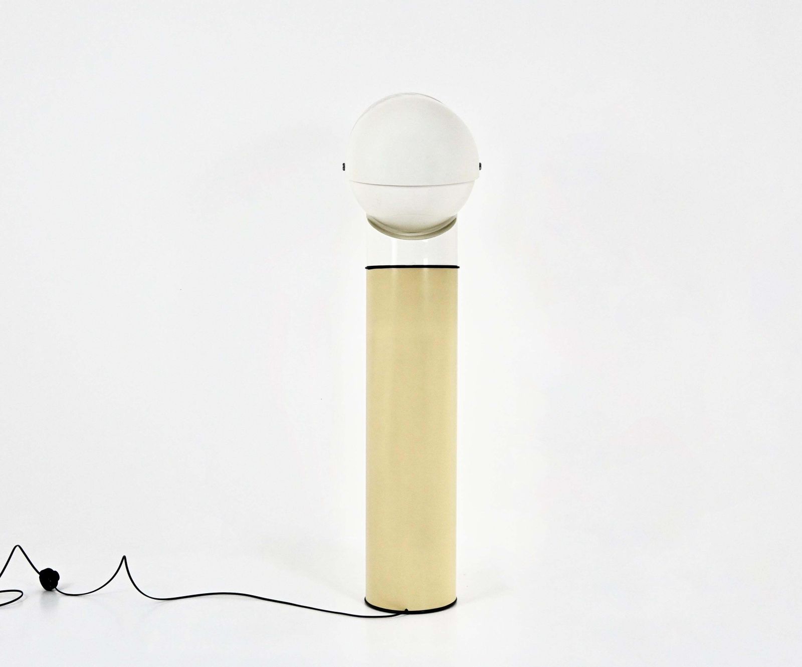 Mezzo Pileo Floor Lamp By Gae Aulenti For Artemide, 1970s photo vintage