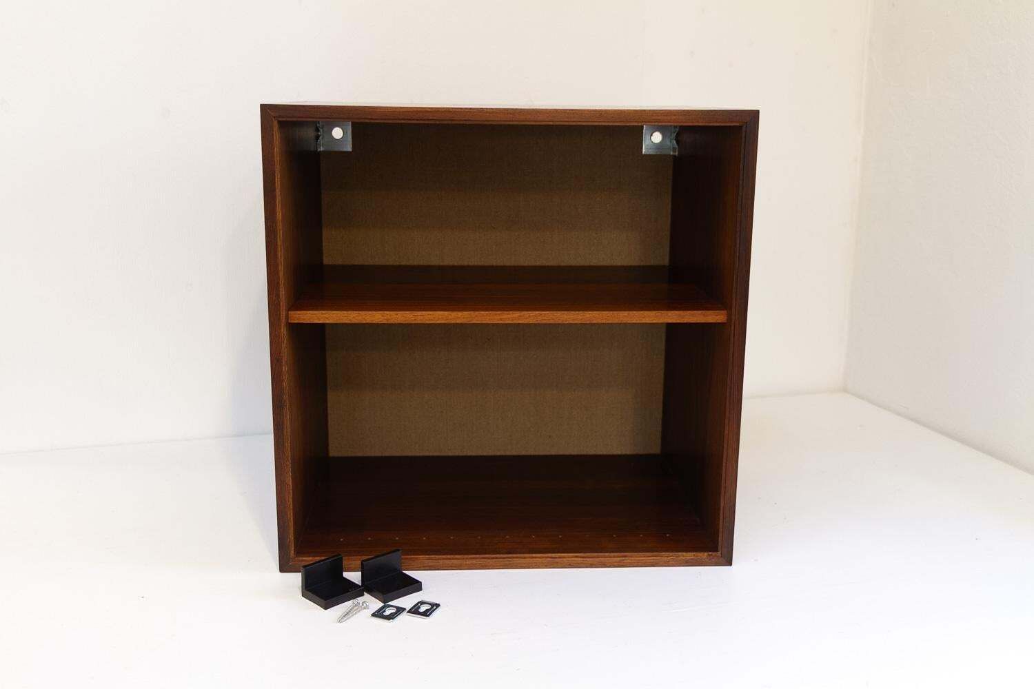 photo vintage Danish Rosewood Floating Bookcase By Hg Furniture, 1960s.