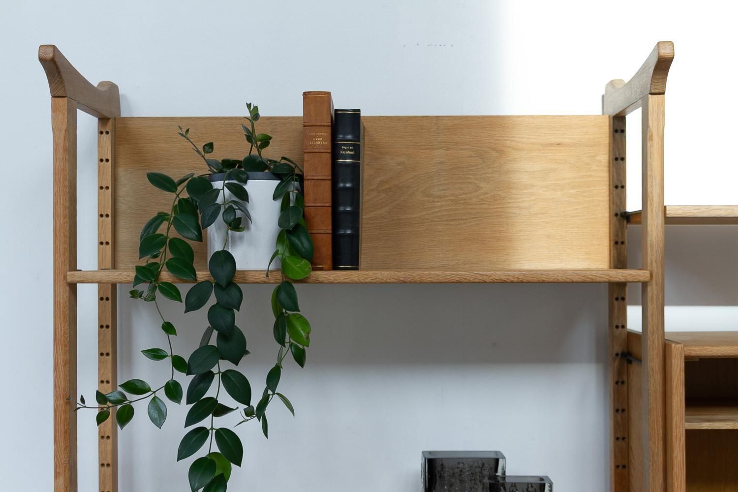 photo vintage Danish Freestanding Oak Bookcase By Henning Kjærnulf For Nyrup Møbler, 1960s.