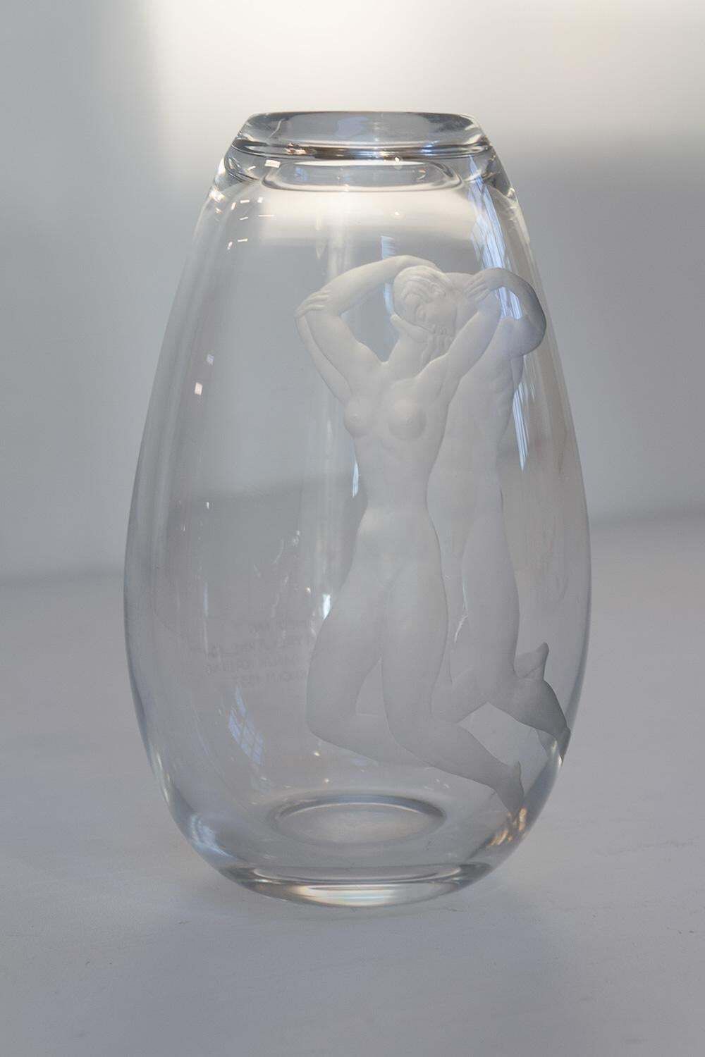 Swedish Art Deco Glass Vase With Couple By Vicke Lindstrand For Orrefors, 1930s. photo for sale