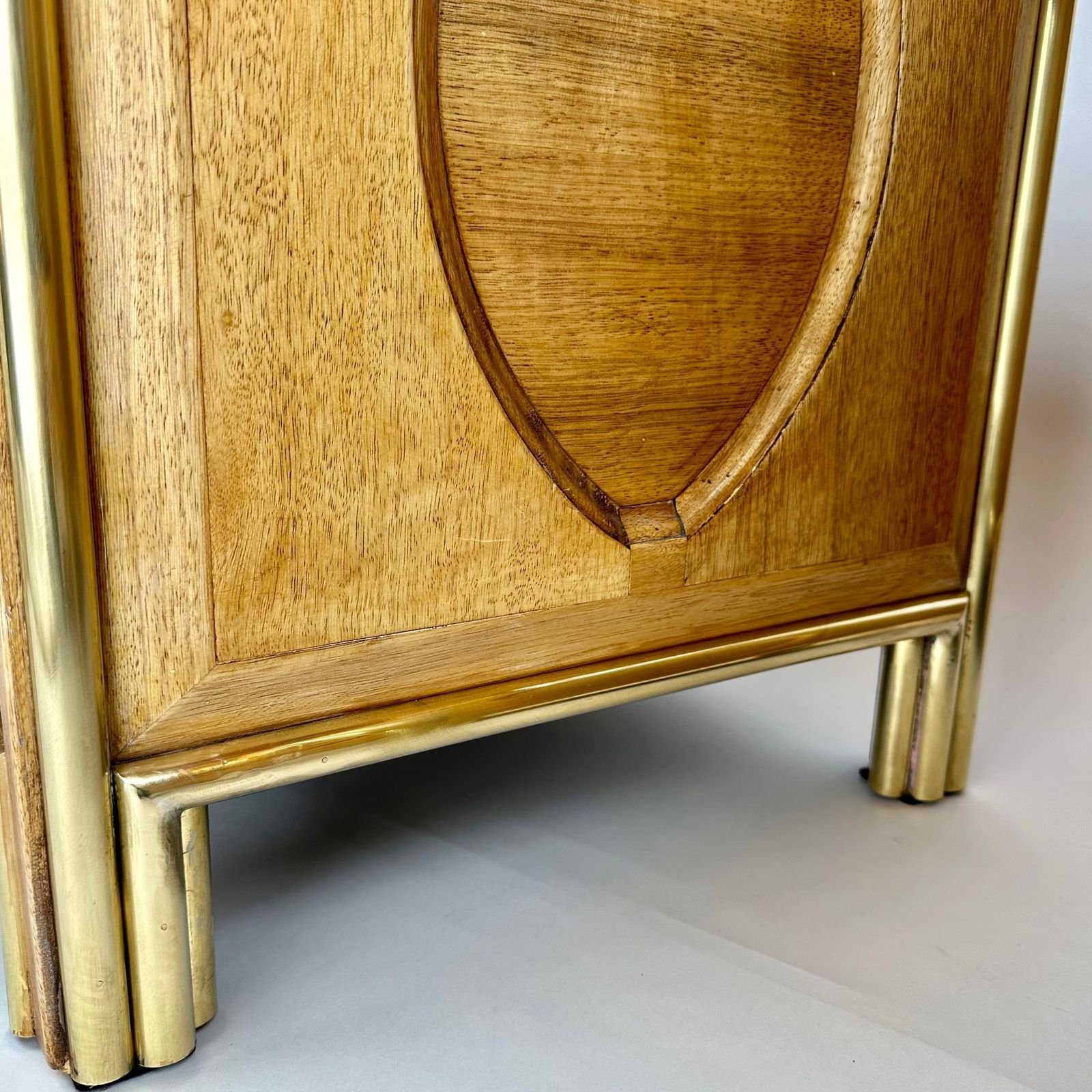 photo furniture Late 20th Century Pair Of Italian Wood, Brass & Light Brown Glass Night Stands