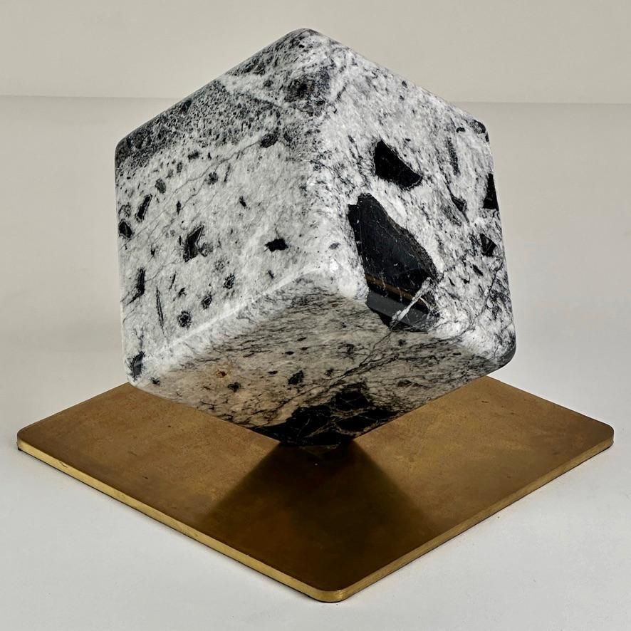 Late 20th Century Italian Black & White Rotating Marble Cube With Brass Basement photo for sale