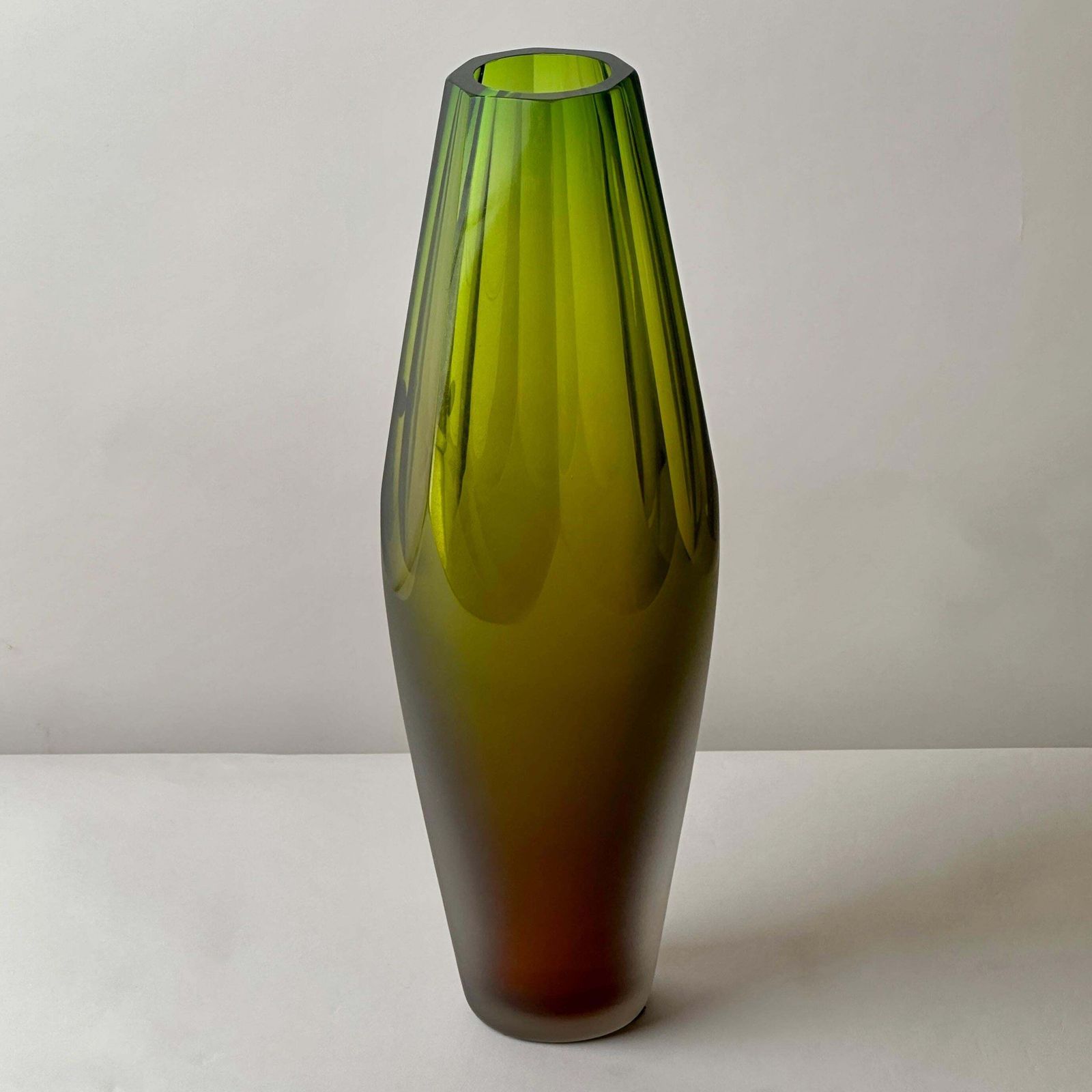 Late 20th Century Green Hand Faceted Murano Glass Vase By Vetreria Vivarini photo furniture
