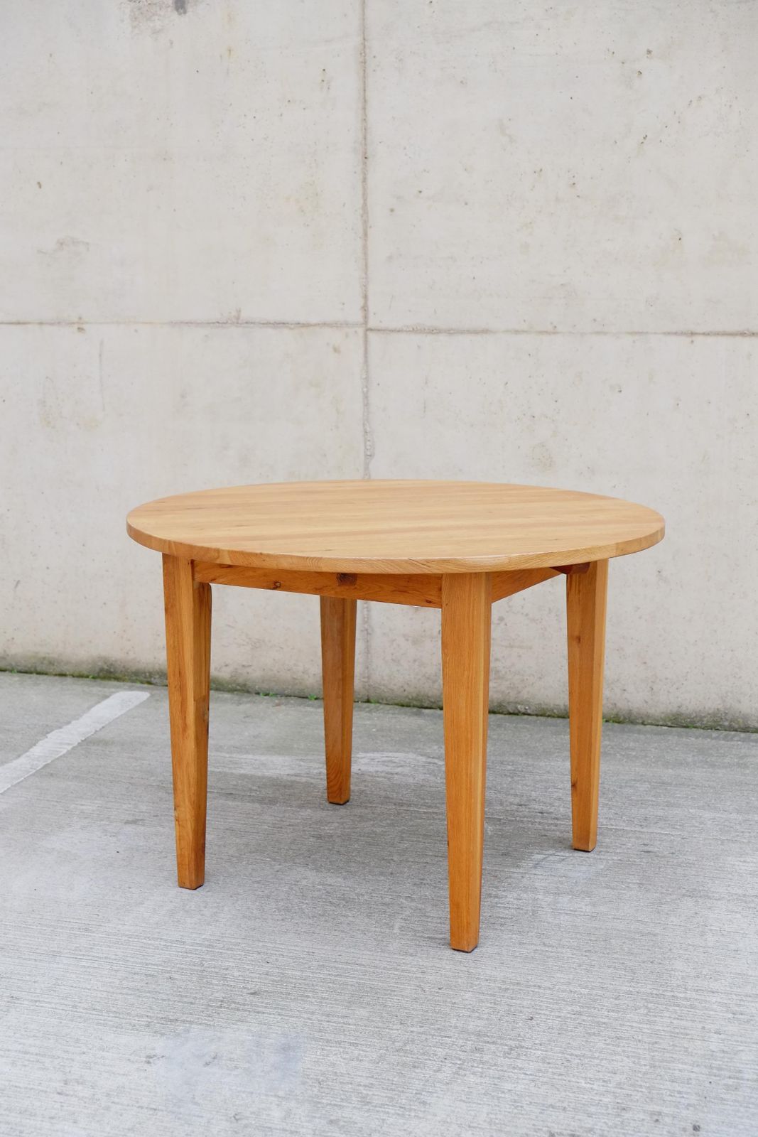 Mid Century Solid Pine Round Breakfast Dining Table With Removable Legs photo furniture