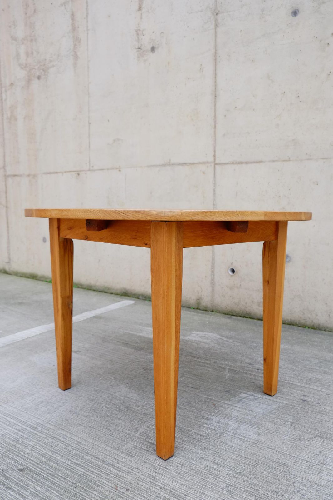 Mid Century Solid Pine Round Breakfast Dining Table With Removable Legs photo for sale
