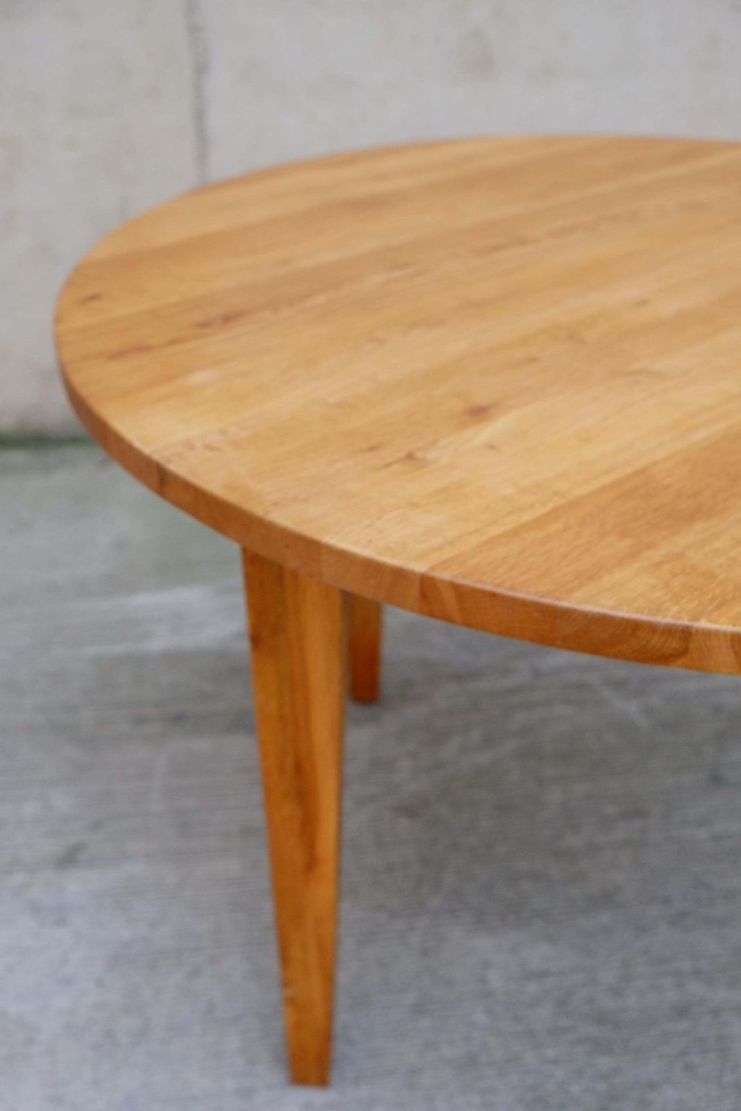 photo furniture Mid Century Solid Pine Round Breakfast Dining Table With Removable Legs