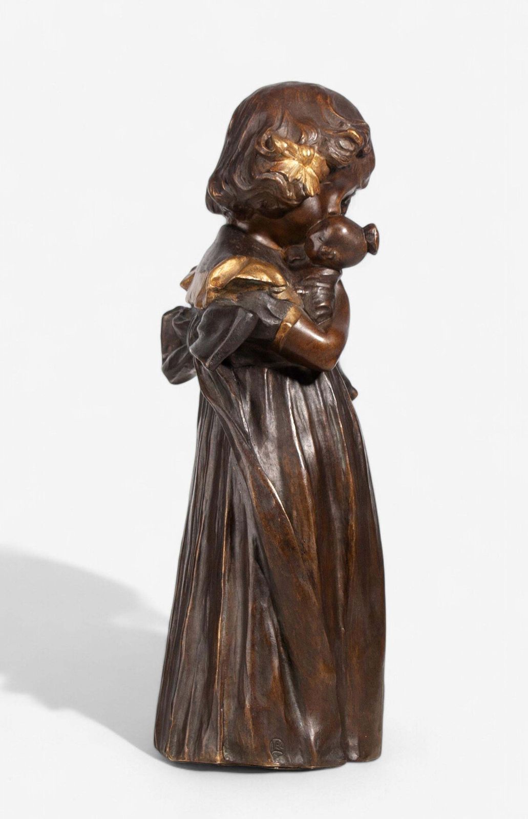 1900s Art Nouveau Bronze Sculpture Of A Girl With A Doll By Leo Laporte Blairsy, France photo vinterior