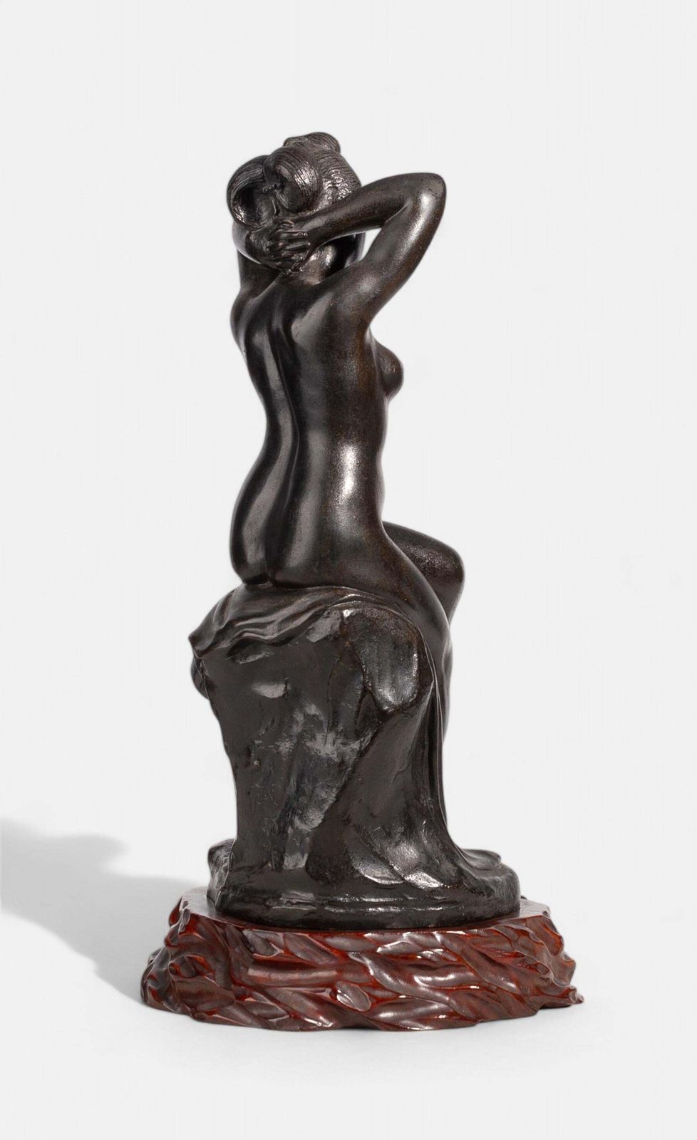 Late 19th Century Meiji Bronze Erotic Sculpture Of A Nude Sitting Woman In The Style Of Okazaki Sessei, Japan photo vinterior