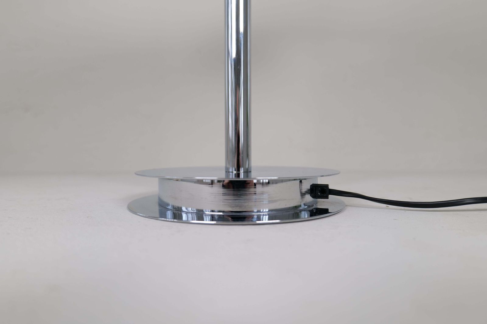 photo furniture Space Age Fontana Arte "Tris" Glass Table Lamp With Chrome Base Italy, Ca 2000
