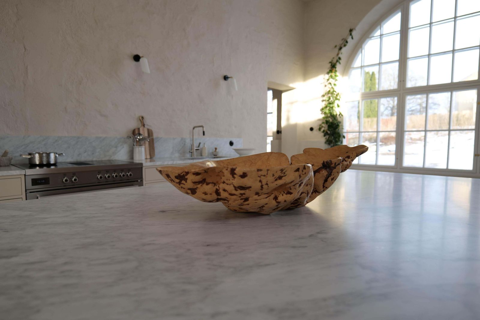 Swedish Folk Art Exeptional Large Organic Burl Curly Birch Bowl, 1980s photo vinterior