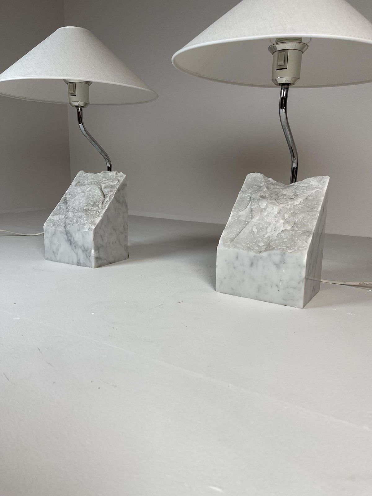 photo vinterior Mid Century Pair Of Bergboms Marble And Steel Table Lamps, 1970s, Sweden