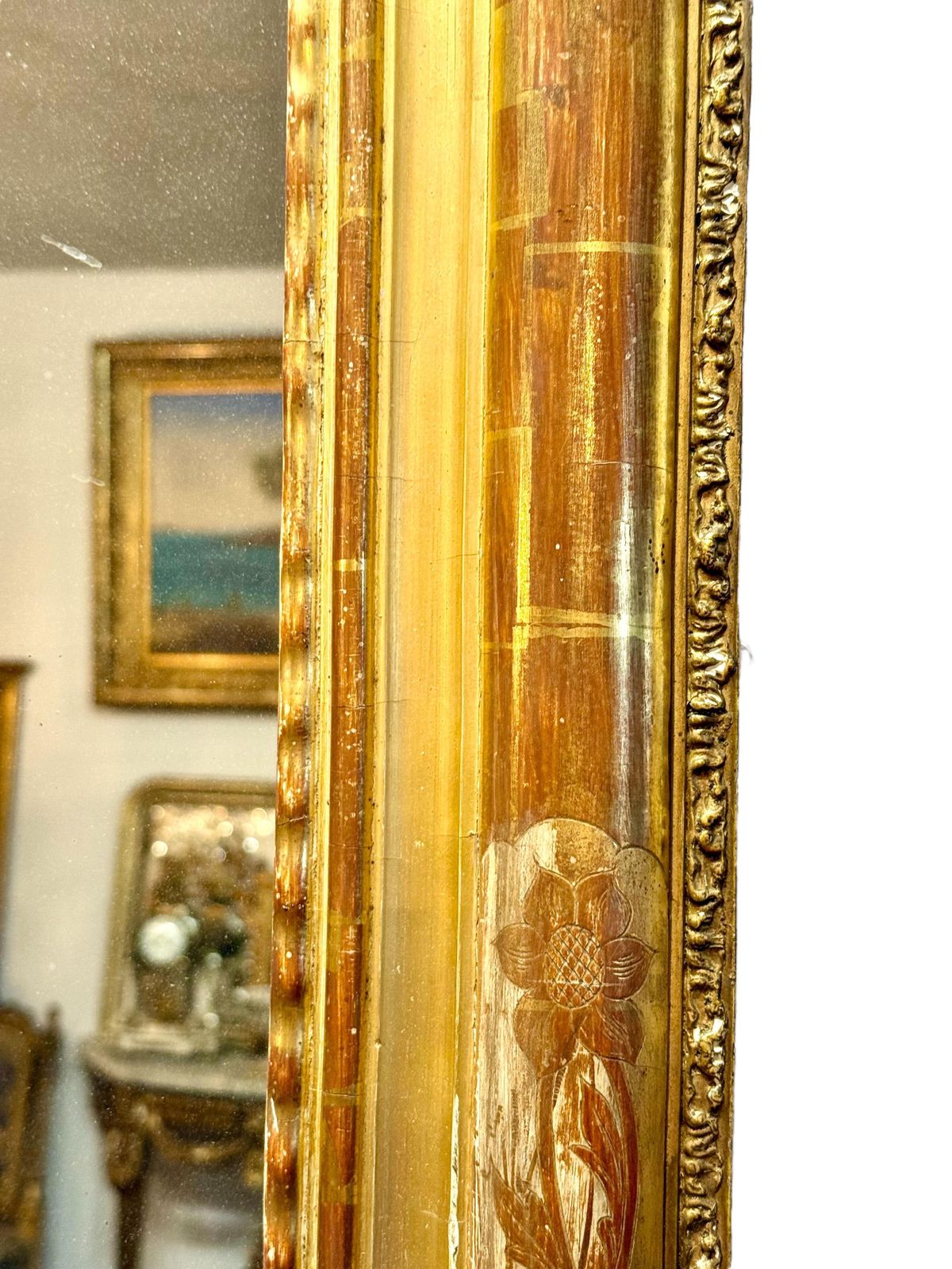 photo vintage 19th Century Ornate Louis Philippe Giltwood Mirror